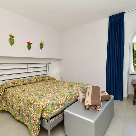 Oda ve Kahvaltı Lentisco Ischia