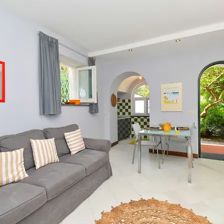 לינה וארוחת בוקר Lentisco איסקיה